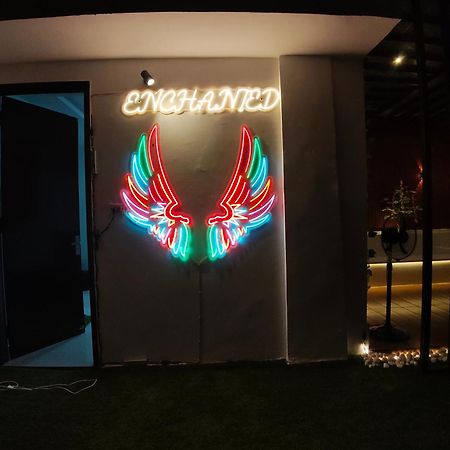 新德里 Enchanted The Roof Rekha, With Private Trace Garden酒店 外观 照片