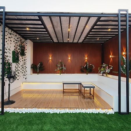 新德里 Enchanted The Roof Rekha, With Private Trace Garden酒店 外观 照片